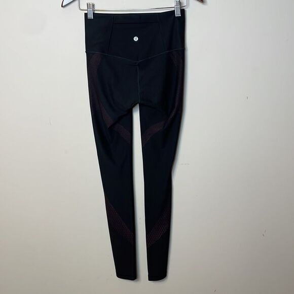 Lululemon Mapped Out High Rise Tight 28" Size 6 - Picture 6 of 8